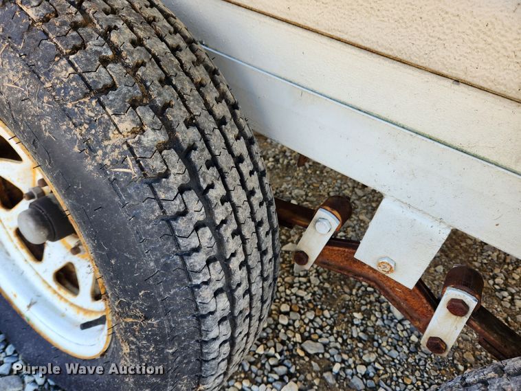 image for item JB9613 1996 Arrow AT835  antenna trailer