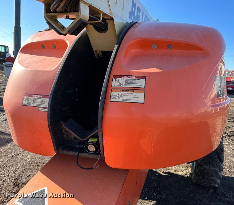 image for item JC9965 2013 JLG 460SJ  boom lift