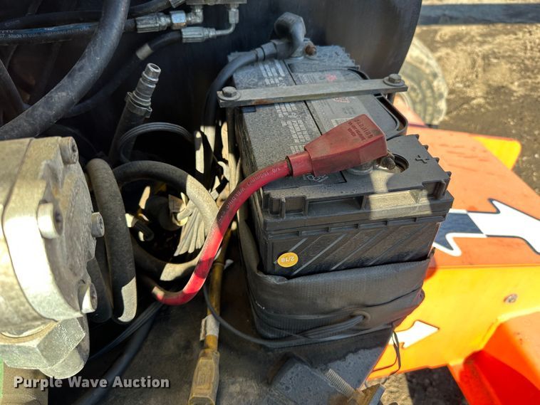 image for item JC9965 2013 JLG 460SJ  boom lift