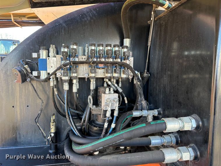 image for item JC9965 2013 JLG 460SJ  boom lift