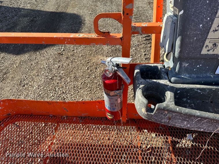 image for item JC9965 2013 JLG 460SJ  boom lift