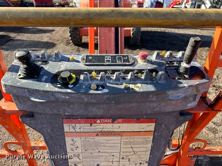 image for item JC9965 2013 JLG 460SJ  boom lift