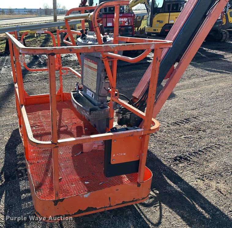 image for item JC9965 2013 JLG 460SJ  boom lift