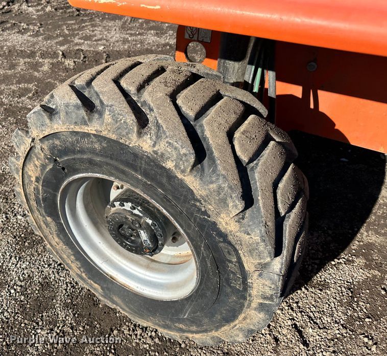 image for item JC9965 2013 JLG 460SJ  boom lift