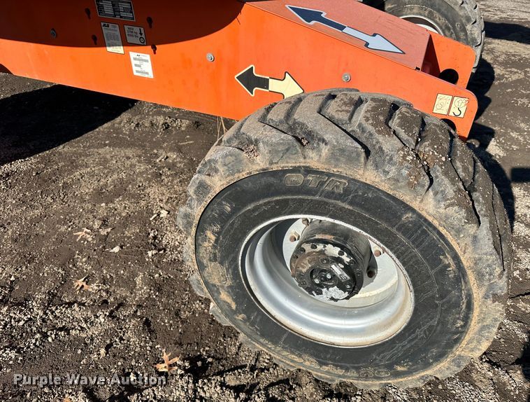 image for item JC9965 2013 JLG 460SJ  boom lift