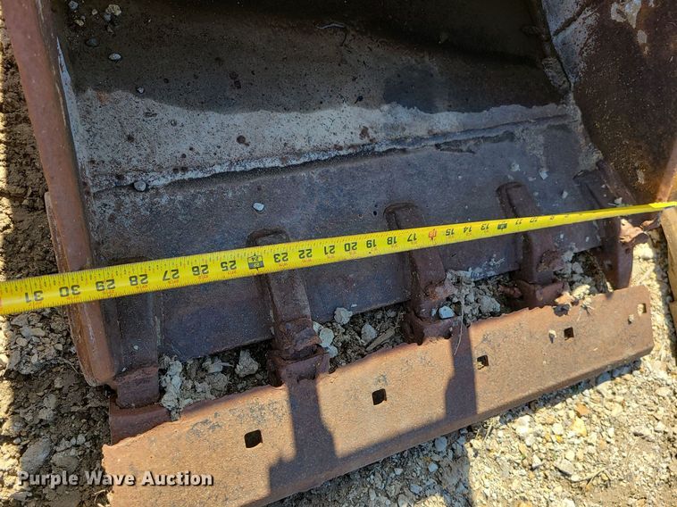 image for item JG9380 (4) backhoe buckets