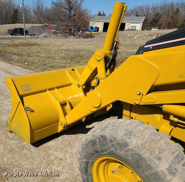 image for item JG9381 2004 Caterpillar 420D  backhoe