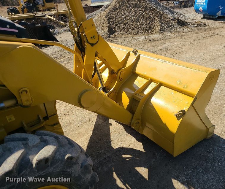 image for item JG9381 2004 Caterpillar 420D  backhoe
