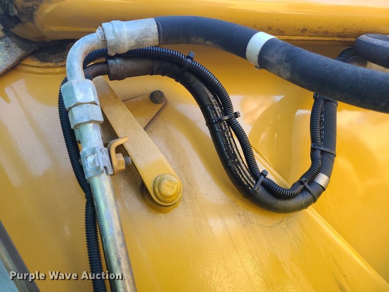 image for item JG9381 2004 Caterpillar 420D  backhoe