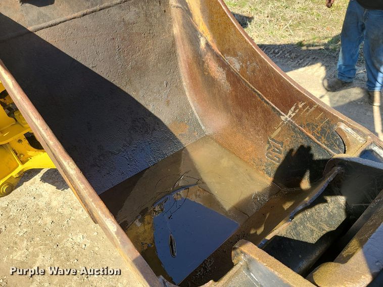 image for item JG9381 2004 Caterpillar 420D  backhoe