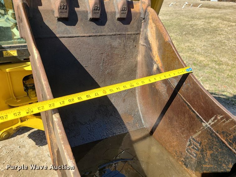 image for item JG9381 2004 Caterpillar 420D  backhoe