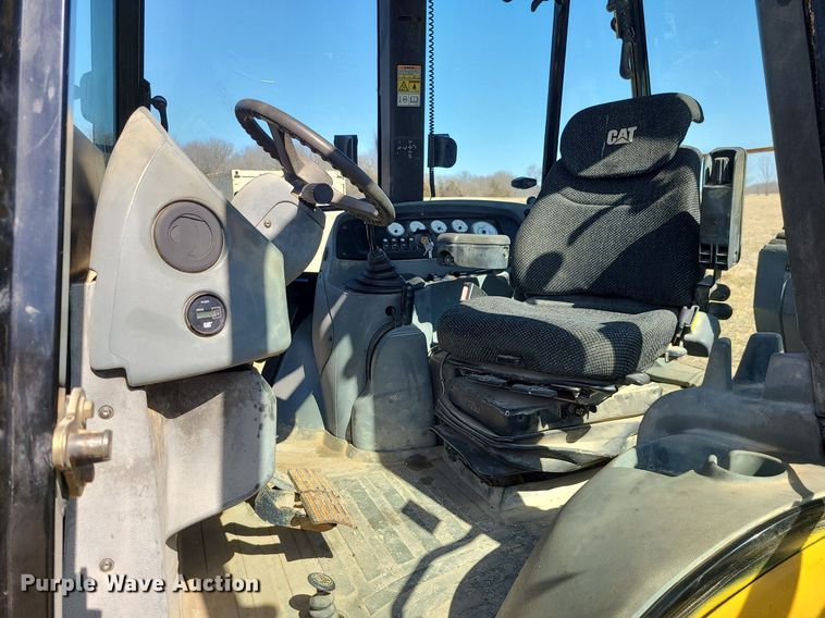 image for item JG9381 2004 Caterpillar 420D  backhoe