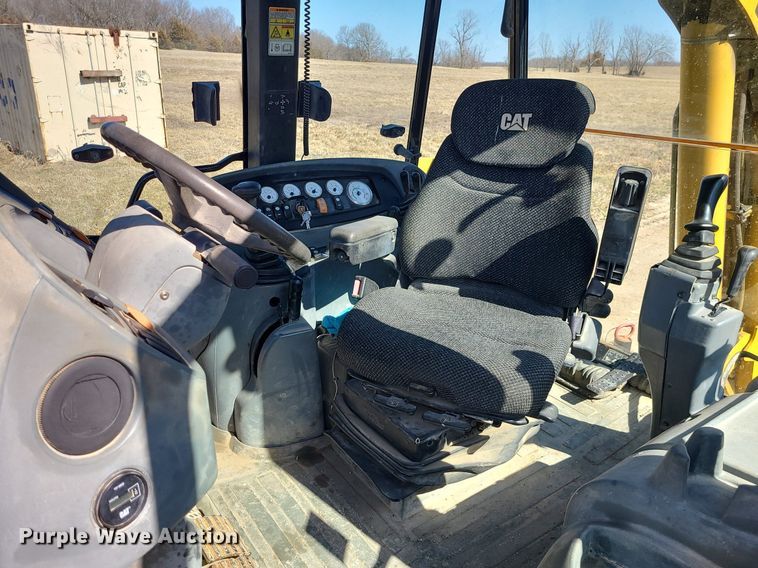 image for item JG9381 2004 Caterpillar 420D  backhoe