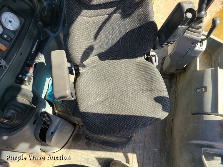 image for item JG9381 2004 Caterpillar 420D  backhoe