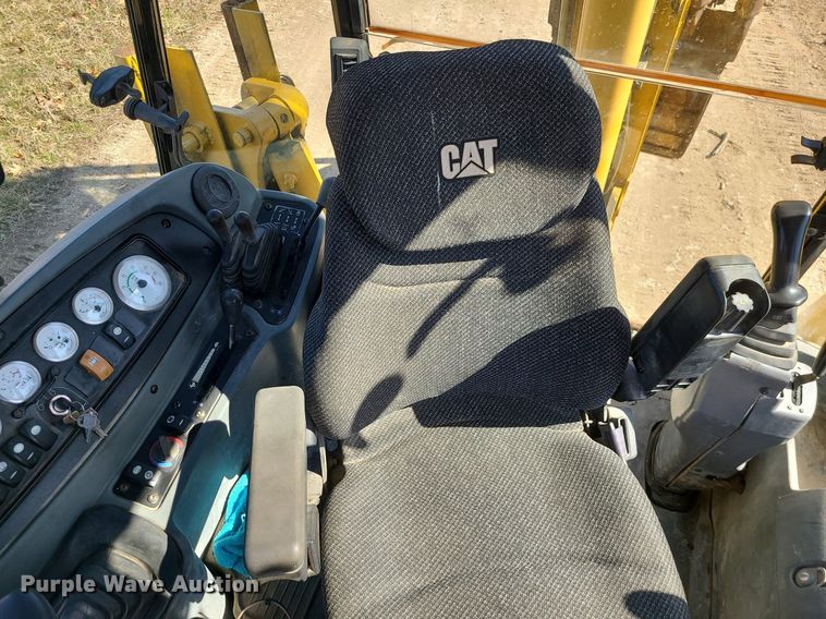 image for item JG9381 2004 Caterpillar 420D  backhoe