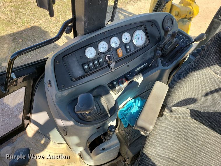 image for item JG9381 2004 Caterpillar 420D  backhoe