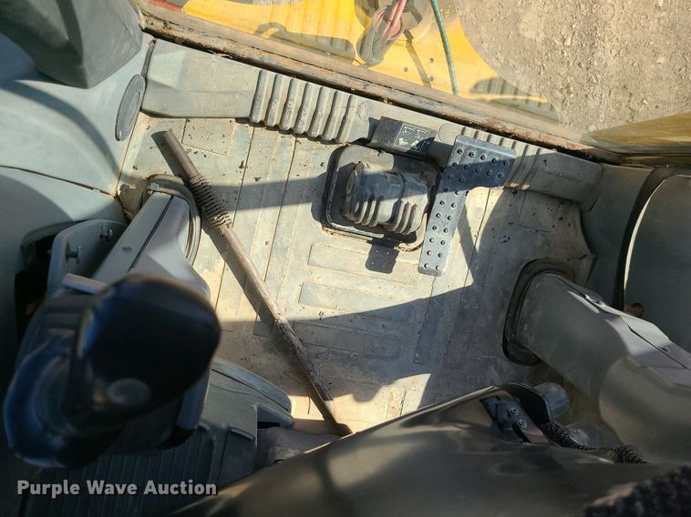 image for item JG9381 2004 Caterpillar 420D  backhoe