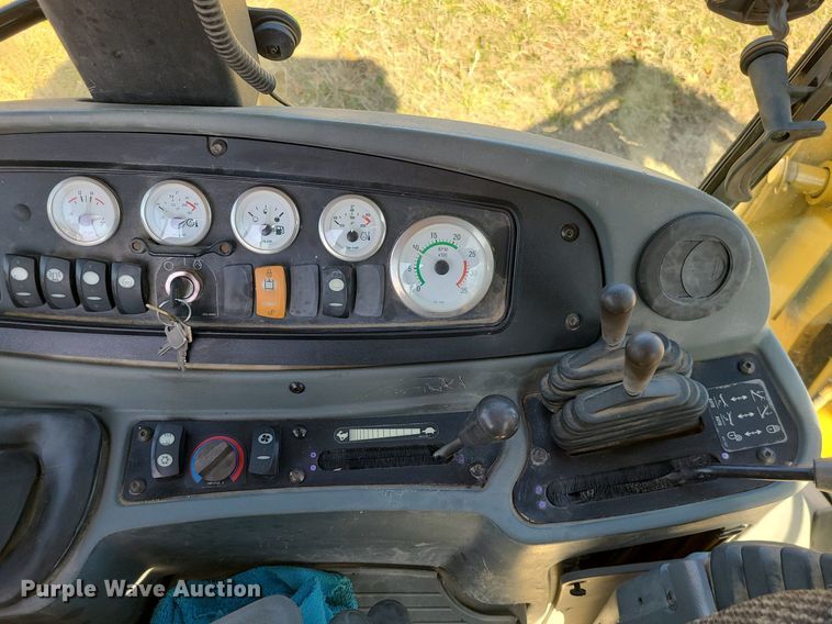 image for item JG9381 2004 Caterpillar 420D  backhoe