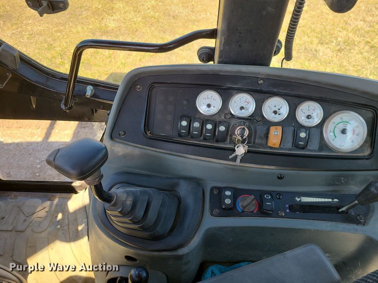 image for item JG9381 2004 Caterpillar 420D  backhoe