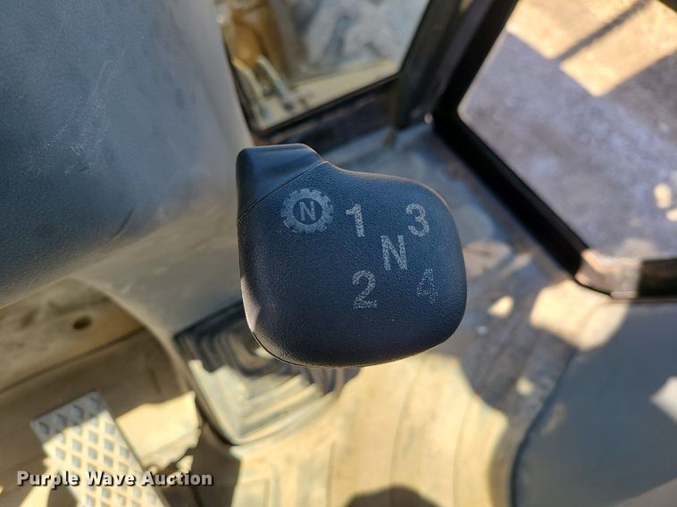 image for item JG9381 2004 Caterpillar 420D  backhoe