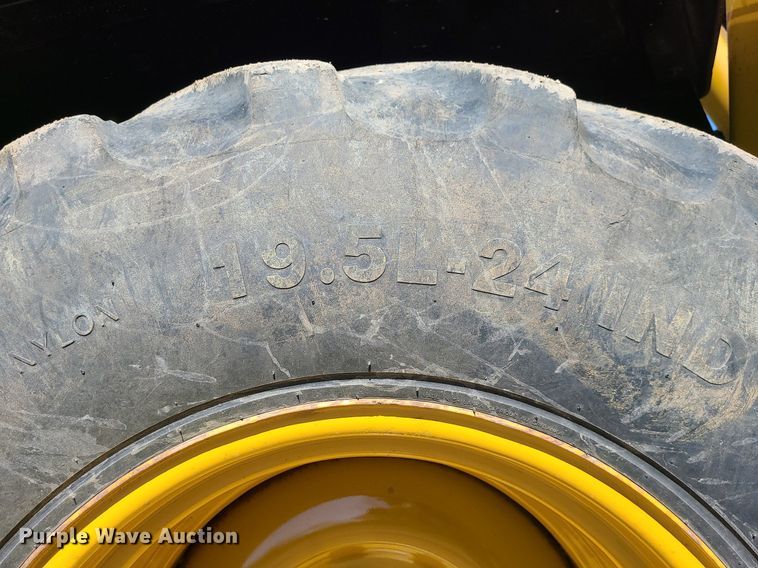 image for item JG9381 2004 Caterpillar 420D  backhoe