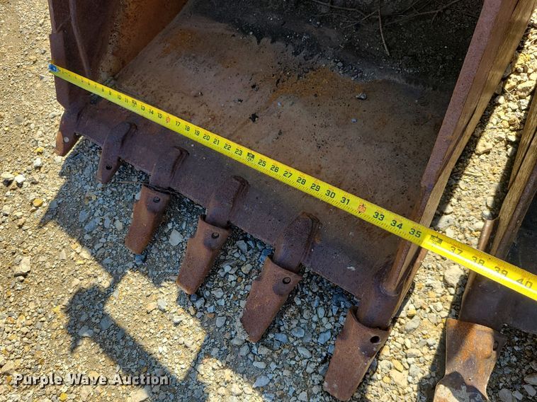 image for item JG9381 2004 Caterpillar 420D  backhoe