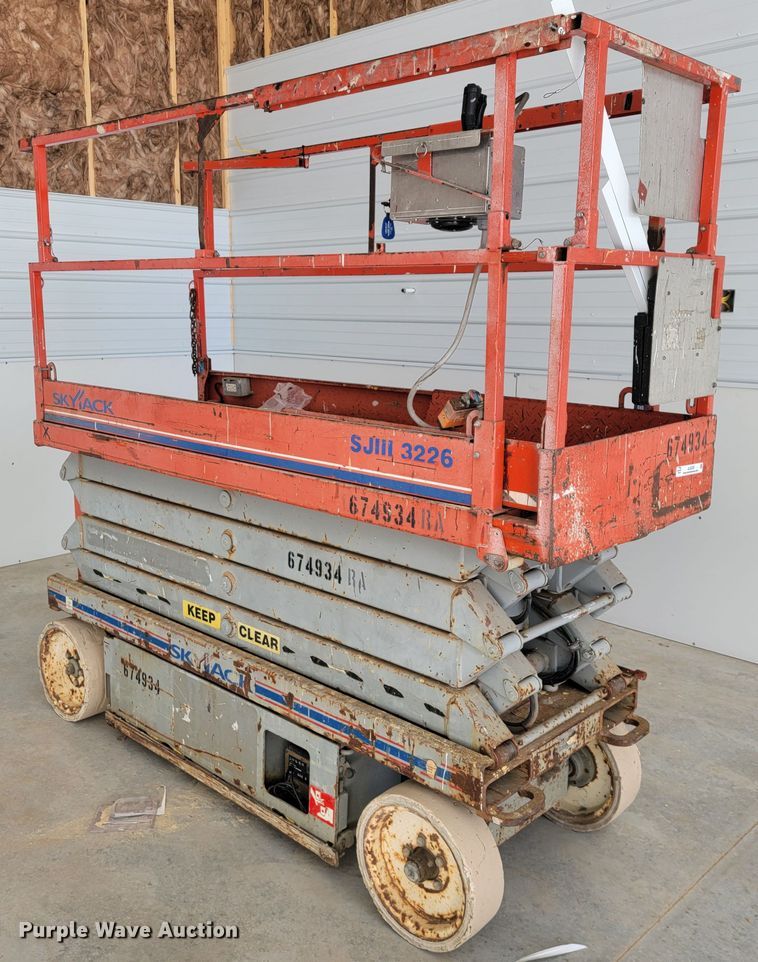 image for item JL9329 2007 Skyjack SJ3226  scissor lift