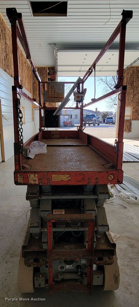 image for item JL9329 2007 Skyjack SJ3226  scissor lift