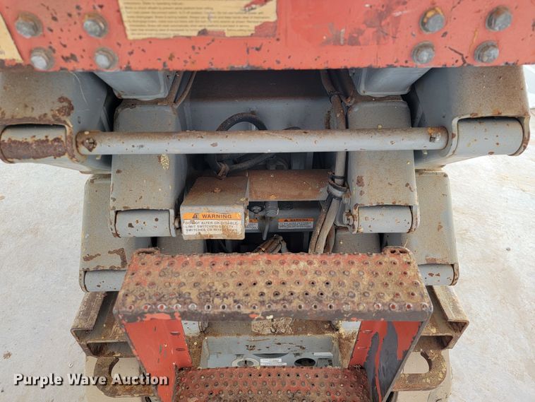 image for item JL9329 2007 Skyjack SJ3226  scissor lift