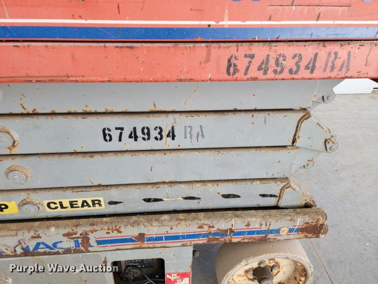 image for item JL9329 2007 Skyjack SJ3226  scissor lift