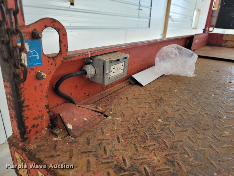 image for item JL9329 2007 Skyjack SJ3226  scissor lift