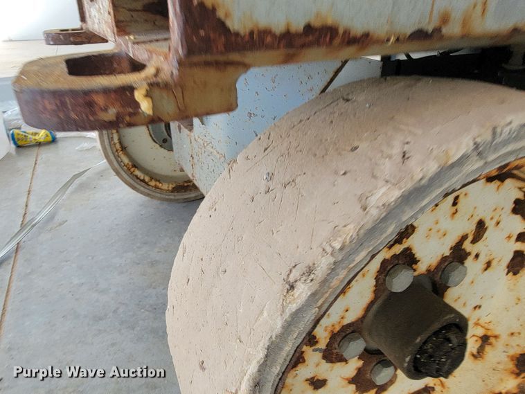 image for item JL9329 2007 Skyjack SJ3226  scissor lift