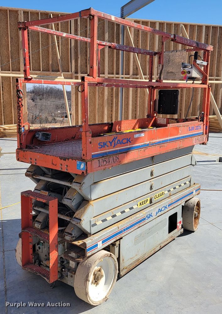 image for item JL9348 2008 Skyjack SJ3226  scissor lift