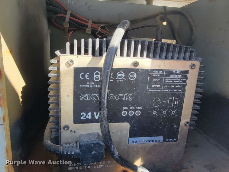 image for item JL9348 2008 Skyjack SJ3226  scissor lift