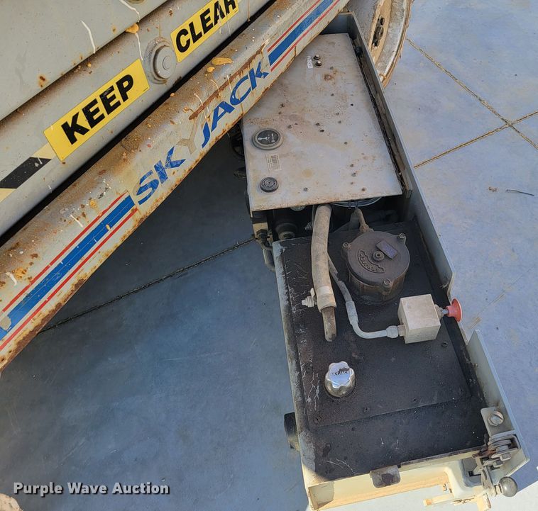 image for item JL9348 2008 Skyjack SJ3226  scissor lift