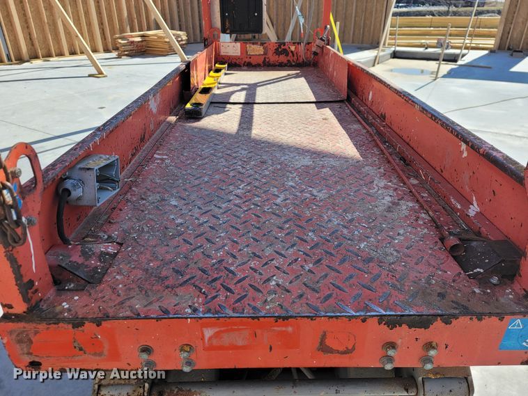 image for item JL9348 2008 Skyjack SJ3226  scissor lift