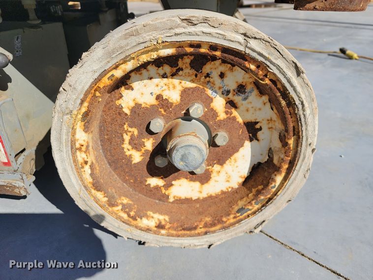 image for item JL9348 2008 Skyjack SJ3226  scissor lift