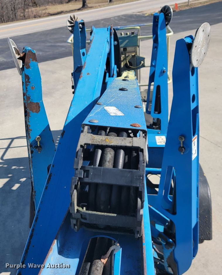 image for item JL9349 2007 Genie TZ-34-20  boom lift