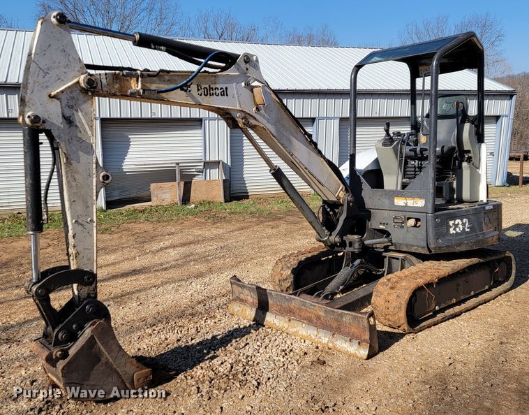image for item JL9352 2011 Bobcat E32  mini excavator
