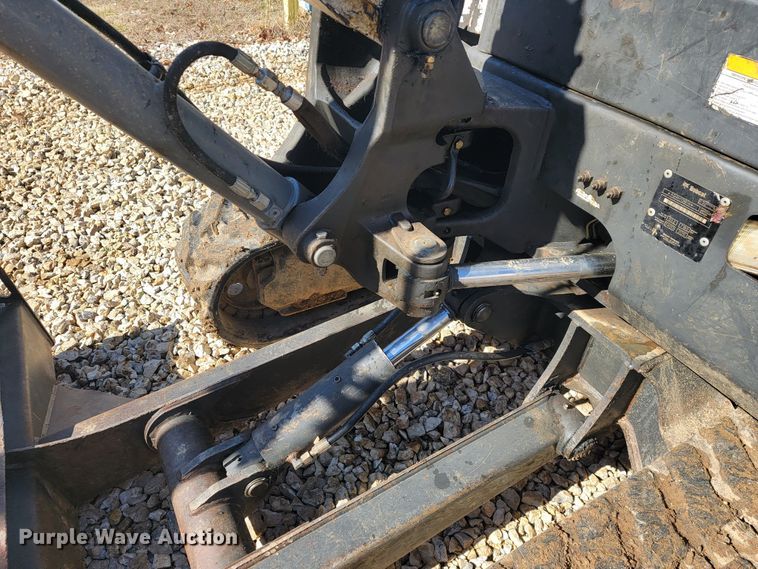 image for item JL9352 2011 Bobcat E32  mini excavator