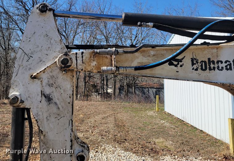 image for item JL9352 2011 Bobcat E32  mini excavator