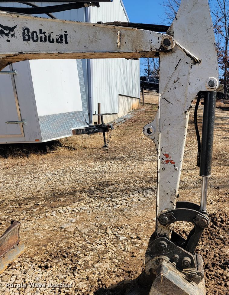 image for item JL9352 2011 Bobcat E32  mini excavator