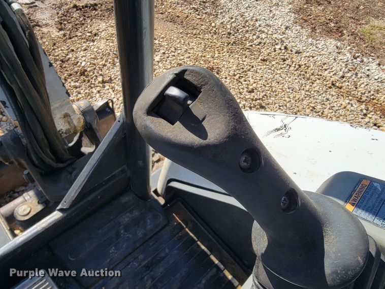 image for item JL9352 2011 Bobcat E32  mini excavator