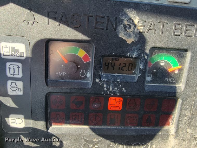 image for item JL9352 2011 Bobcat E32  mini excavator