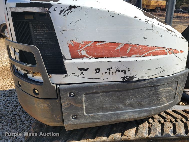 image for item JL9352 2011 Bobcat E32  mini excavator