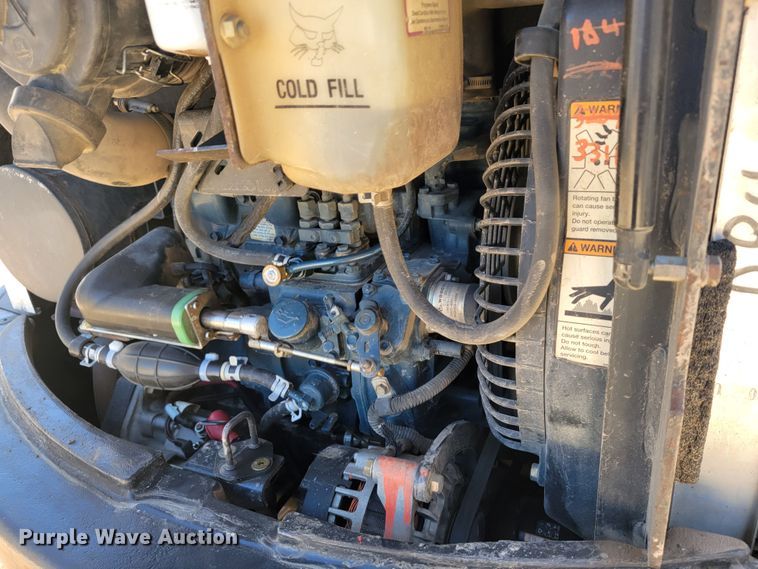 image for item JL9352 2011 Bobcat E32  mini excavator