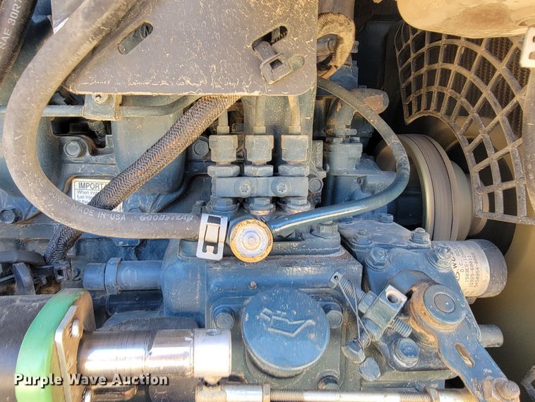 image for item JL9352 2011 Bobcat E32  mini excavator