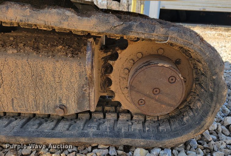 image for item JL9352 2011 Bobcat E32  mini excavator