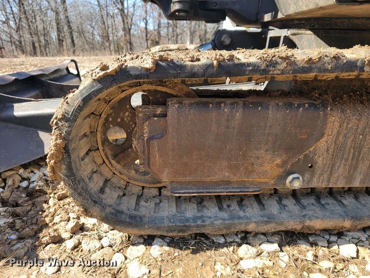 image for item JL9352 2011 Bobcat E32  mini excavator