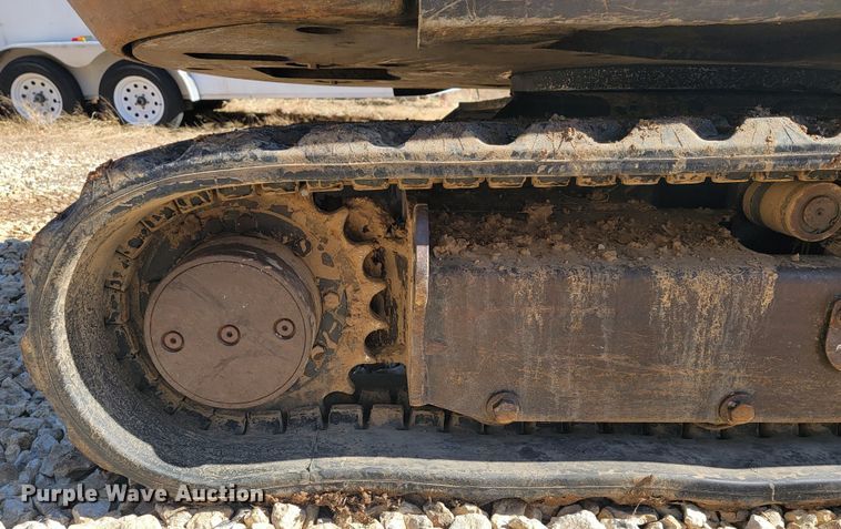 image for item JL9352 2011 Bobcat E32  mini excavator